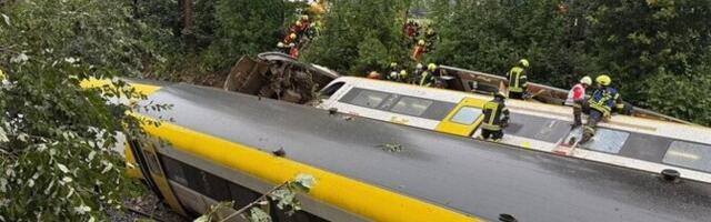 В Германии сошёл с рельсов пассажирский поезд, есть погибшие