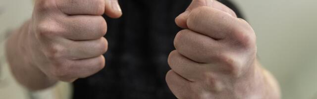 Волна насилия в Ида-Вирумаа: в Нарве мужчина получил от прохожих удар острым предметом за отказ дать сигарету