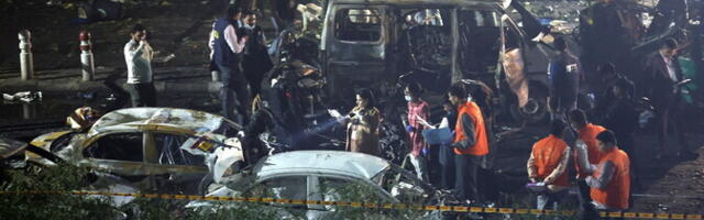 В Дели возле станции метро взорвался автомобиль: есть погибшие