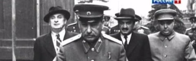 Опрос: россияне продолжают считать Сталина самой выдающейся личностью в истории. Поддержка Путина сократилась вдвое