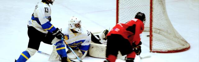 Нарвские хоккеисты одержали очередную победу