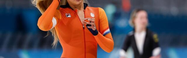 Костюм Лердам стал историей: самая сексуальная конькобежка мира обошла Роналду