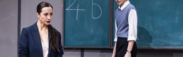 Рецензия | «Она должна уйти» — а Вас, фрау Мюллер, мы попросим остаться…