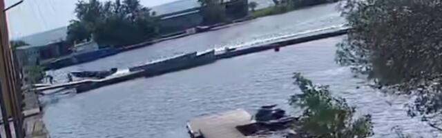 ВИДЕО | В порту Кулгу лодка врезалась в понтон, на котором были люди