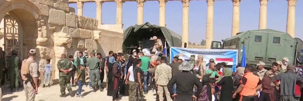 Российские военные дали концерт в Сирии и доставили гуманитарную помощь
