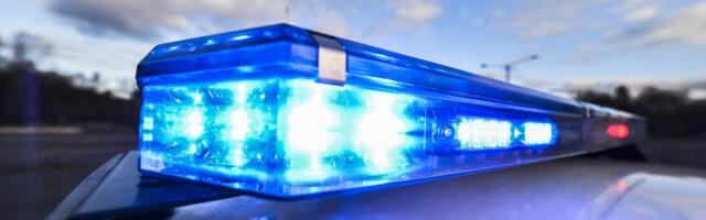 В Нарве автомобиль сбил пешехода на переходе