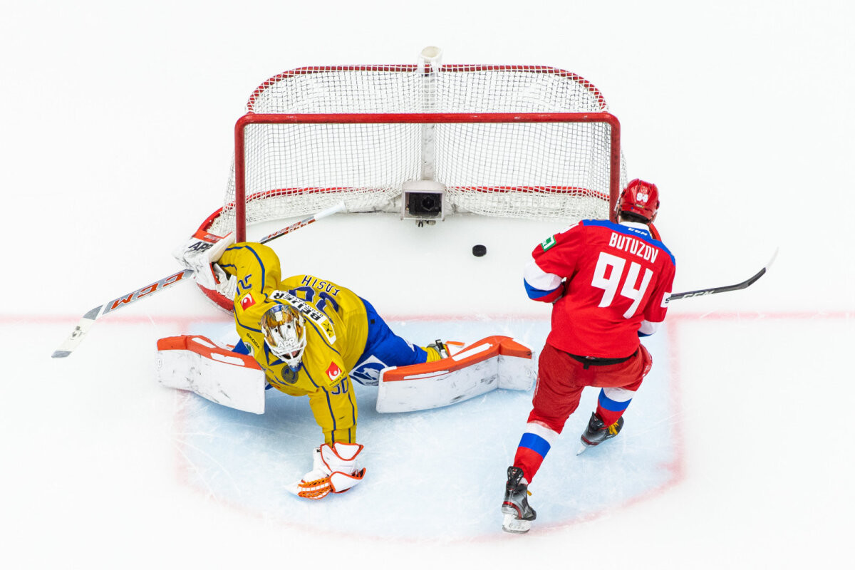 Россия игра 2021. Россия Швеция буллиты. Хоккей буллиты игра. Россия 2-1 Швеция хоккей. Хоккейный Евротур.