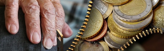 Додумались! Государство решило не делать взносы во вторую пенсионную ступень с июля до следующей осени