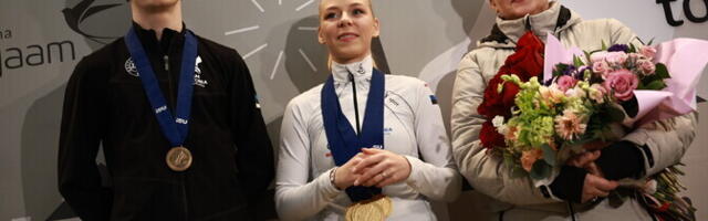 ФОТО: Нину Петрыкину и Михаила Селевко торжественно встретили в Таллиннском аэропорту