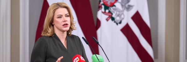 Силиня: правительство твердо намерено найти решения по оплате труда учителей