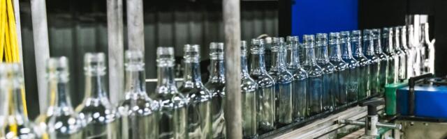 Стекольный завод потерял 80% прибыли: дорогой ремонт и неприятный сюрприз из Латвии