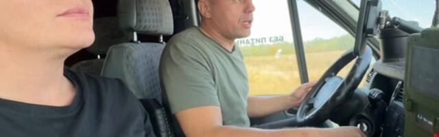 DELFI В УКРАИНЕ | „Россияне, не братья вы нам“. Как проходит эвакуация мирных жителей из горячей точки