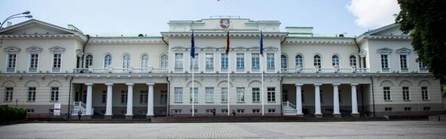 ЛХМ хочет вернуть произведения, и Ругинене намерена делать выставки художественных школ