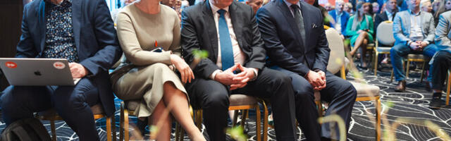 Среди непарламентских партий лучшие шансы на местных выборах у "Правых"