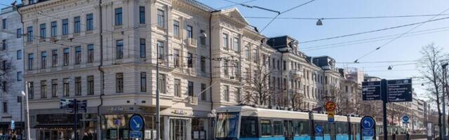 В Швеции беспилотный автобус с пассажирами попал в ДТП в первый день эксплуатации