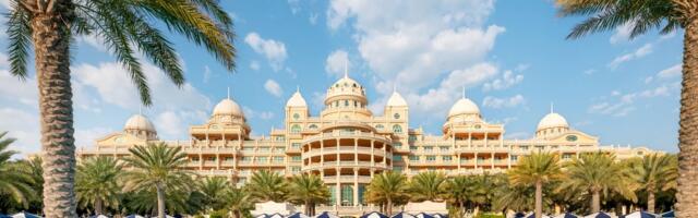 Дубайский оазис роскоши: как наслаждаются красивой жизнью в Raffles The Palm Dubai?