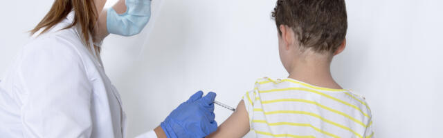 Pfizer: детей от 2 до 5 лет планируется вакцинировать тремя дозами