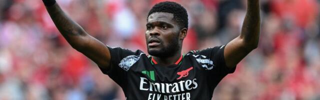 Бывший футболист „Арсенала“ обвинён в пяти случаях изнасилования