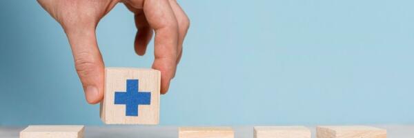 О чем пишет пресса: долгое ожидание медицинских услуг, бюджет не будут принимать ночью