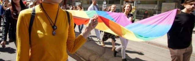 Латвийские министры согласны с Папой — гей-браки нужно разрешить