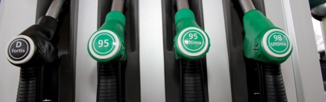 Крупные сети заправок подняли цены на бензин