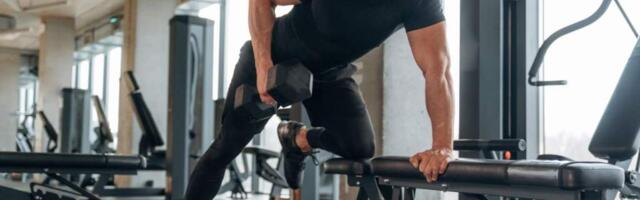 Топ-10 упражнений для ромбовидных мышц спины в зале, домашних условиях