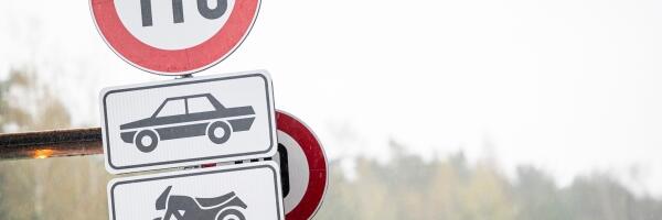 На отдельных участках главных государственных дорог увеличена скорость движения