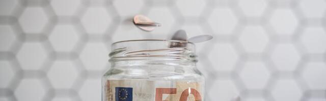 Исследование: чем меньше ваш доход, тем более вероятно, что вы храните деньги на срочных вкладах