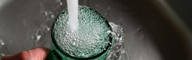 Из-за аварии водопровода часть улицы Рауa в столице перекрыта для автомобилей