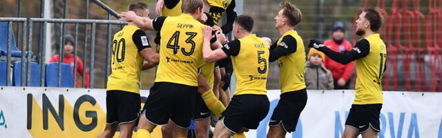 ЧЭ по футболу: пярнуский "Вапрус" обыграл "Пайде", уступая по ходу матча в два мяча