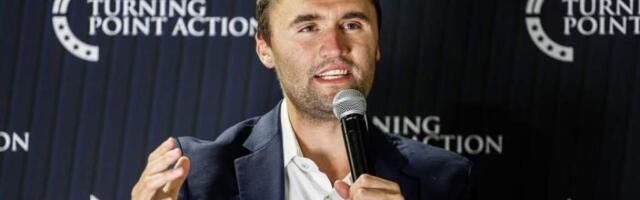 Феминистки США наложили проклятие на Чарли Кирка за 15 дней до его убийства