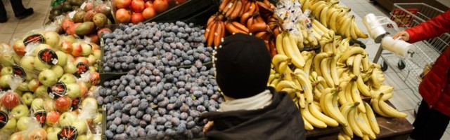 Индекс потребительских цен: свежие фрукты подорожали на 12,5%