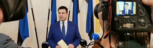 Премьер-министр Юри Ратас сообщил об уходе в отставку
