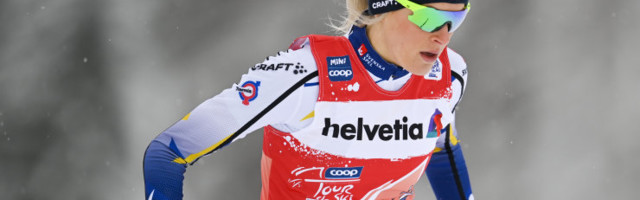 Фаворит "Тур де Ски" снялась с гонки из-за травмы в гостиничном номере