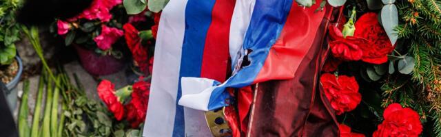 Что можно, а что нельзя нести к памятникам 9 мая? Что в Эстонии считают поддержкой войны? Объясняем простыми словами
