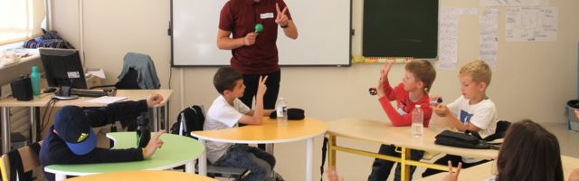 Оставить прежнюю профессию, чтобы стать учителем: в Нарве проходят практику 38 участников программы Noored Kooli