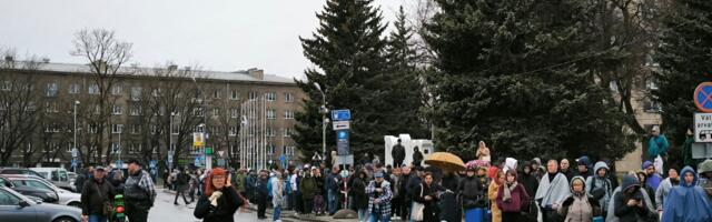 В преддверии Пасхи на границе в Нарве рекордные очереди