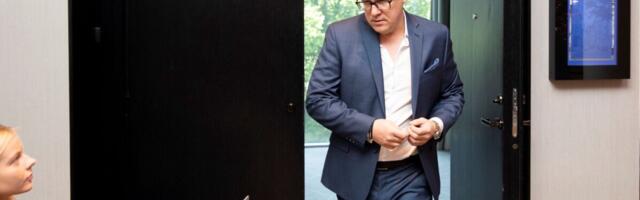 Две биржевые компании оштрафованы за задержку с подачей годового отчета