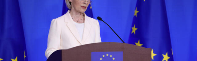 Урсула фон дер Ляйен призвала Трампа не вмешиваться в европейскую демократию