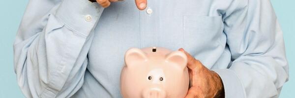 О чем пишет пресса: новый оператор  электроэнергии, на пенсии нужно копить самим