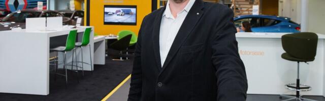 Люди откладывают покупку автомобилей. «На приборной панели давно горит лампочка, но они ждут зарплаты»