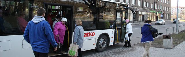 С помощью резервных автобусов и волонтеров пассажирские перевозки по Ида-Вирумаа сделали более безопасными. Пускают не более 25 человек в один автобус