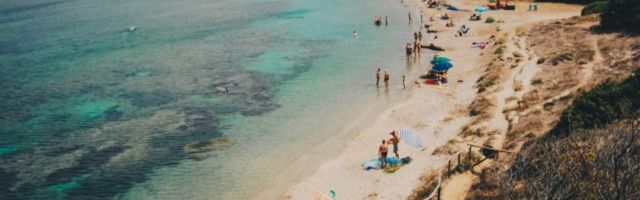 В Италии нудистов оштрафовали на 3000 евро за несоблюдение дистанции