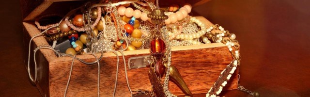 В каких неожиданных местах найдутся деньги у знаков зодиака