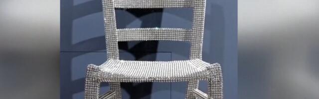 В музее Вероны турист сломал скульптуру "Стул Ван Гога" из кристаллов Сваровски