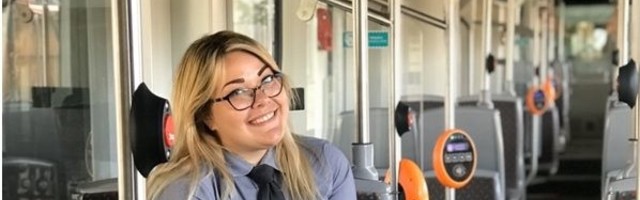 На кого подписаться: таллиннский водитель трамвая — о страхе за пассажиров, добрых традициях, опасности на рельсах и о том, кого с удовольствием катают без билета
