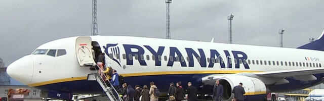 Самолет Ryanair приземлился в Риге вместо Таллинна, высадил пассажиров и улетел