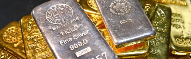 Цены на золото и серебро подскочили до рекордных уровней