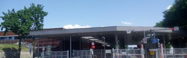 Желавшему въехать в Эстонию из России серопаспортнику пришлось отказаться от флага РФ