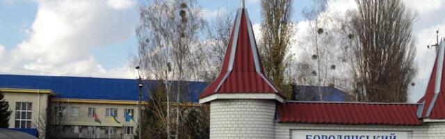 ”Непонятно, за что Россия так жестоко себя с нами ведет. За то, что у нас нормальный президент?”